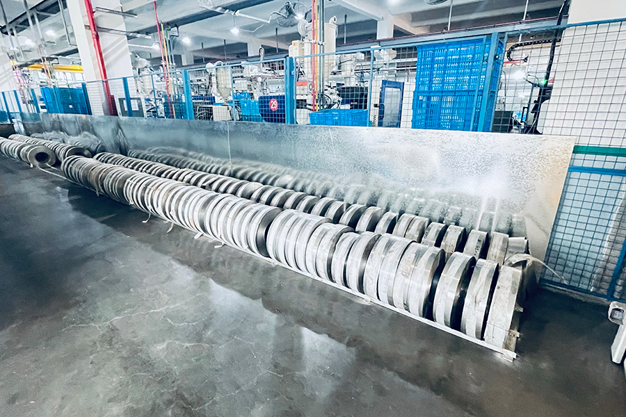 Ningbo LouGeSi Bathroom Industrial Co., Ltd.