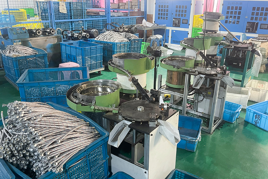 Ningbo LouGeSi Bathroom Industrial Co., Ltd.